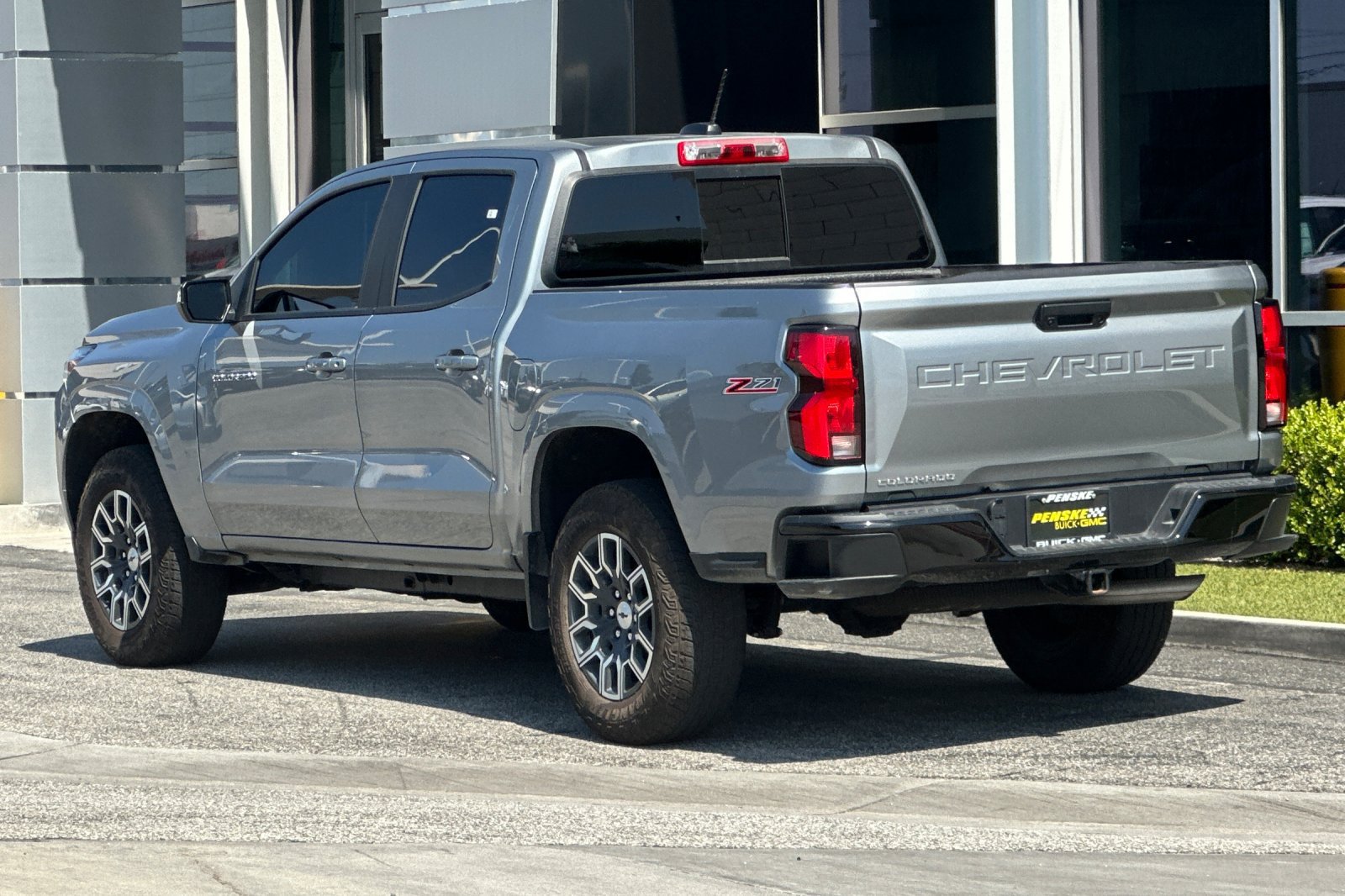 Used 2023 Chevrolet Colorado Z71 w/ Z71 Convenience Package 2 AWD/4WD image 6