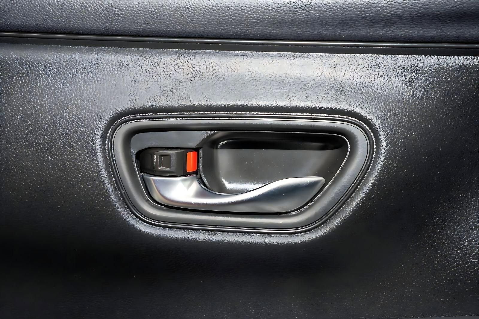Certified 2025 Honda HR-V Sport image 28