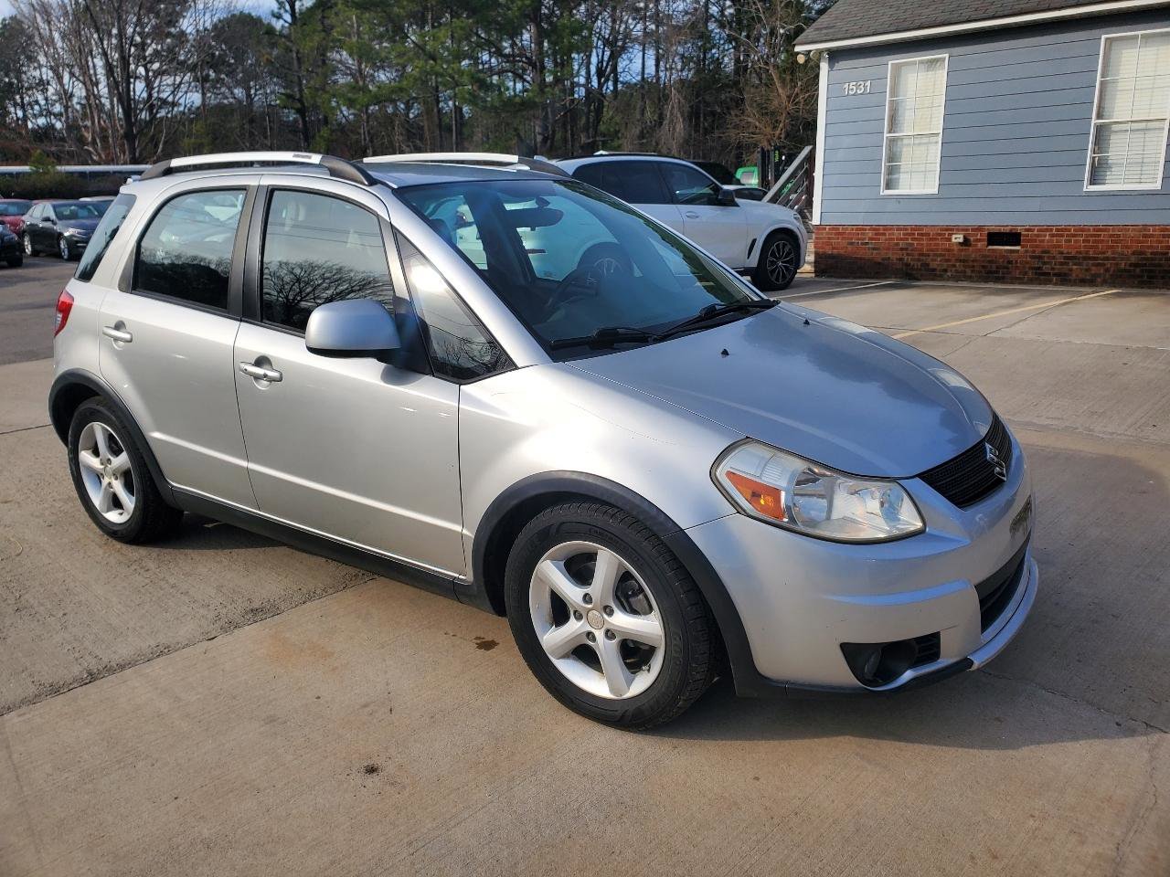Used 2008 Suzuki SX4 AWD Hatchback w/ Touring Pkg image 3