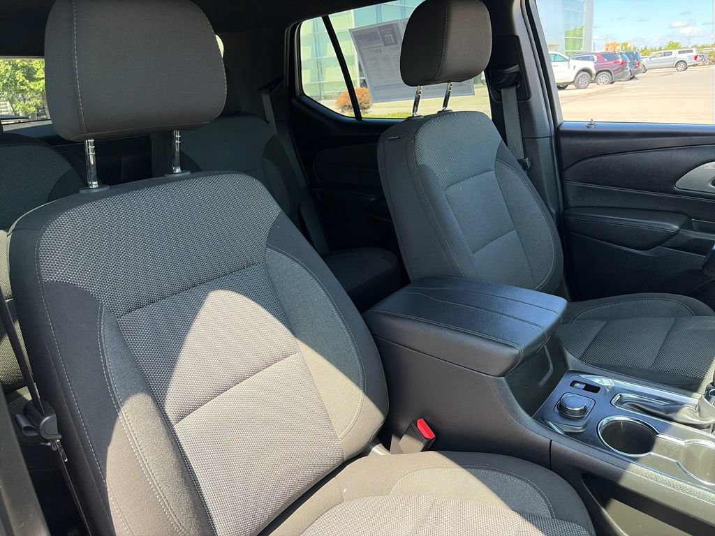 Used 2023 Chevrolet Traverse LT FWD image 12