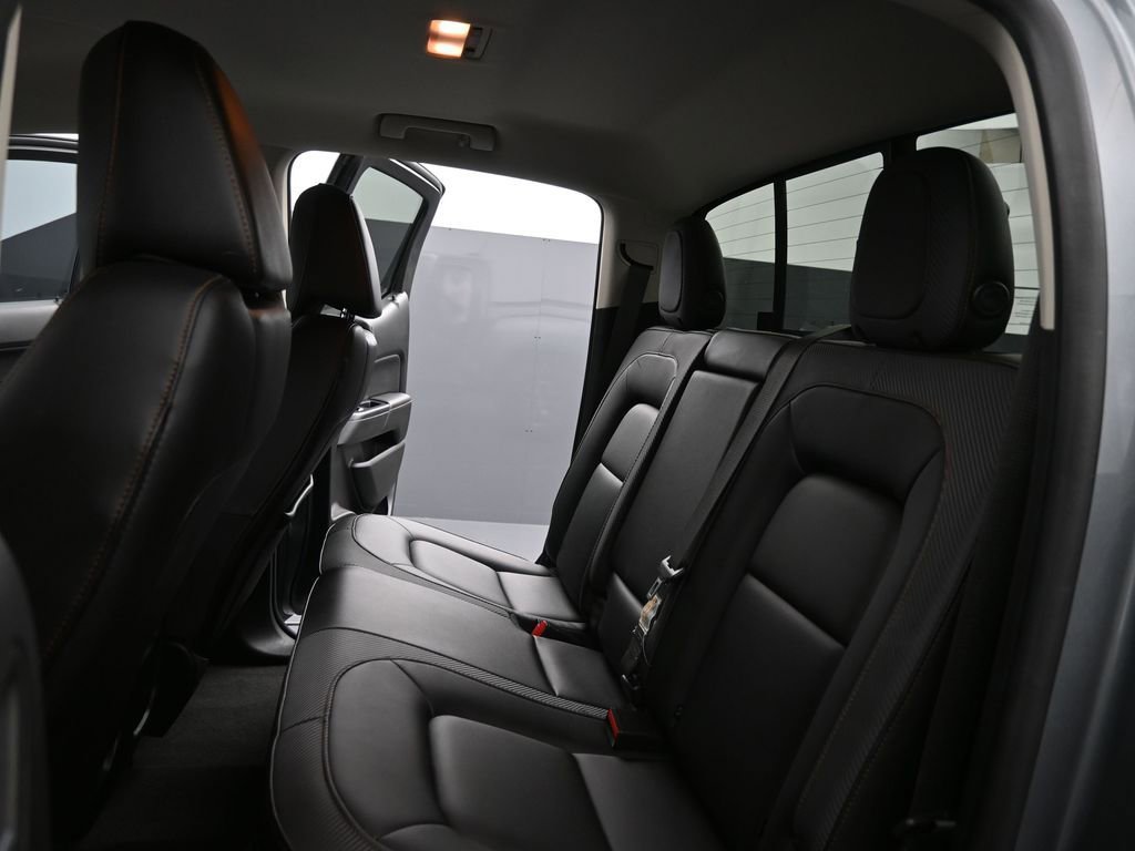 Used 2022 GMC Canyon AT4 w/ Driver Alert Package AWD/4WD image 18