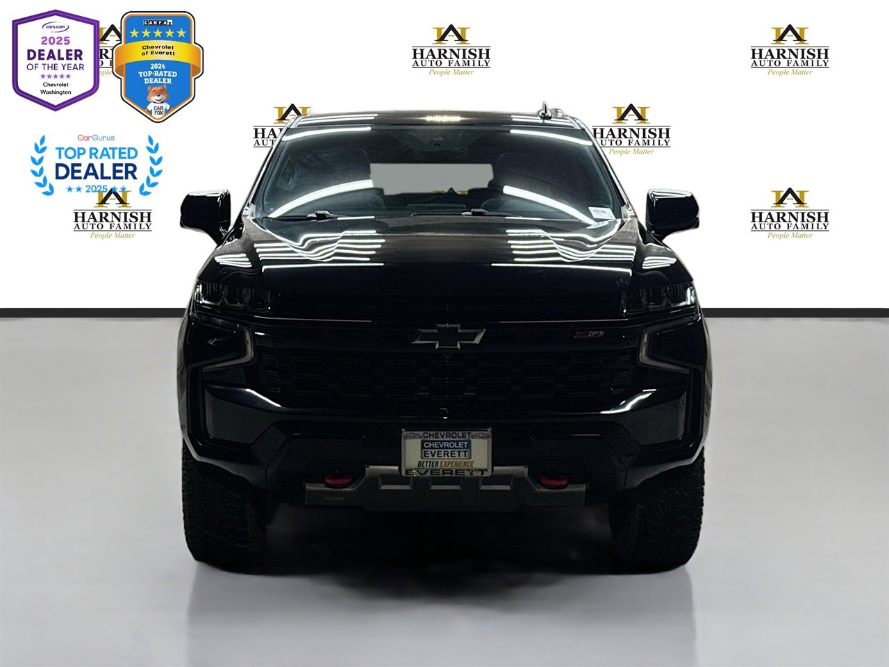 Used 2023 Chevrolet Suburban Z71 w/ Luxury Package image 2