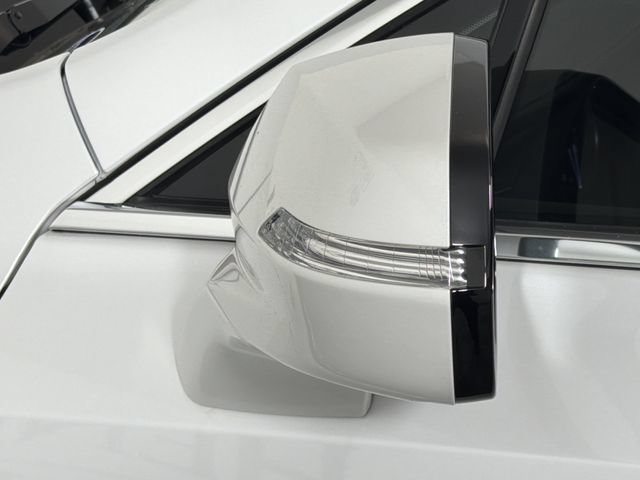 Used 2023 Cadillac XT4 Premium Luxury FWD image 33