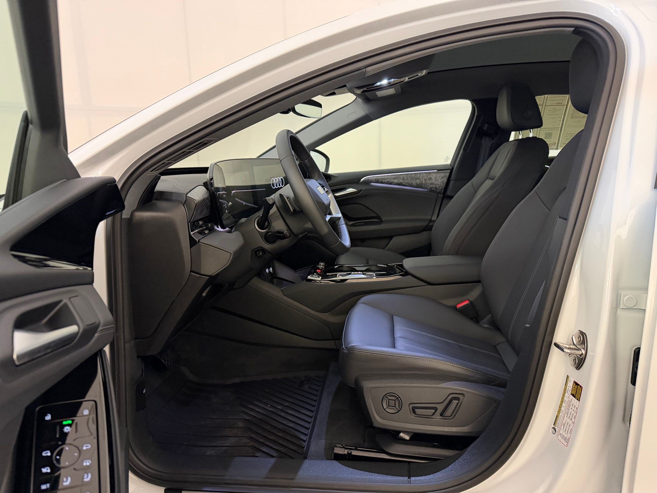 Certified 2025 Audi A6 e-tron Premium w/ Ultra Package RWD image 5