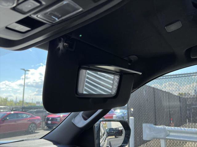 Used 2022 Chevrolet Suburban High Country AWD/4WD image 35