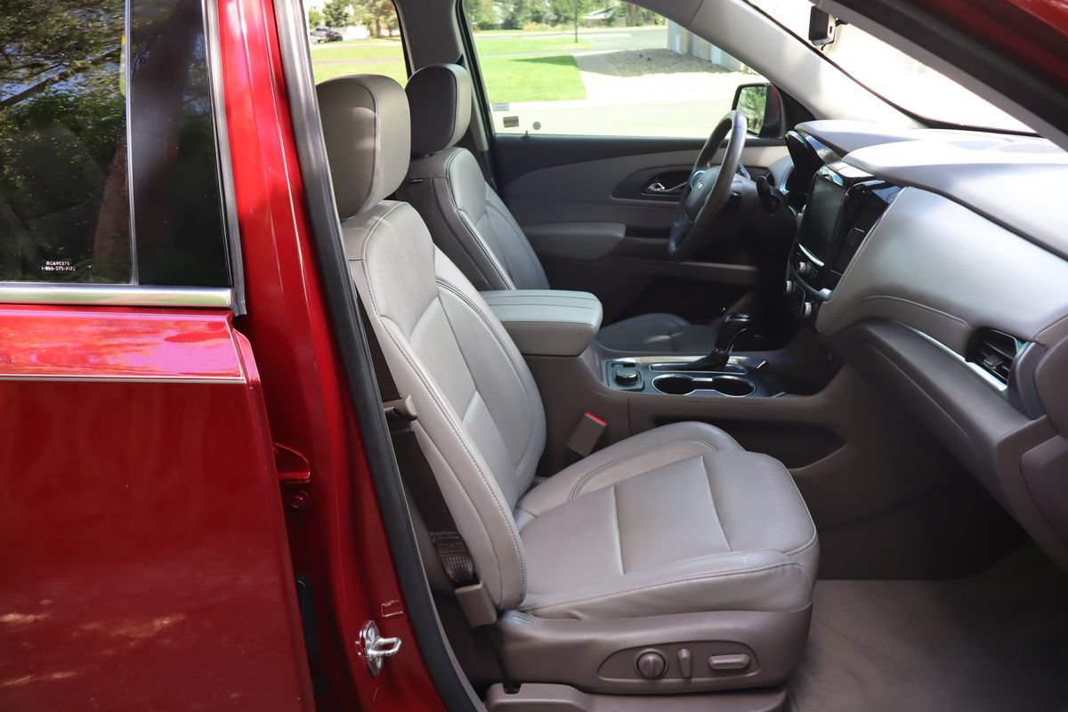Used 2018 Chevrolet Traverse Premier AWD/4WD image 24