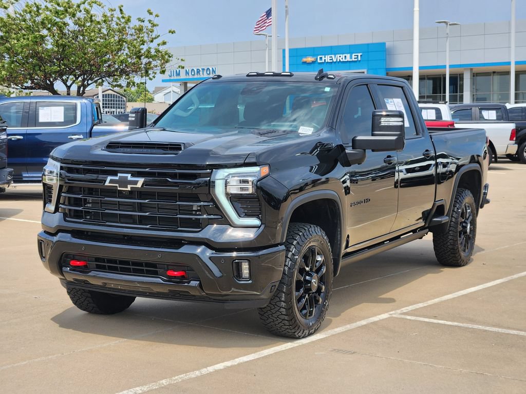 Used 2026 Chevrolet Silverado 2500 LTZ w/ LTZ Plus Package AWD/4WD image 3