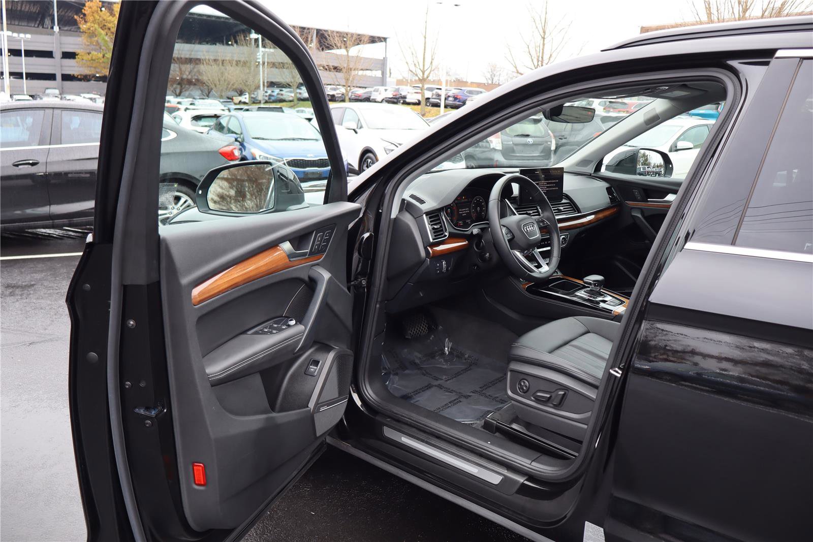 Used 2023 Audi Q5 2.0T Premium Plus w/ Premium Plus Package image 12