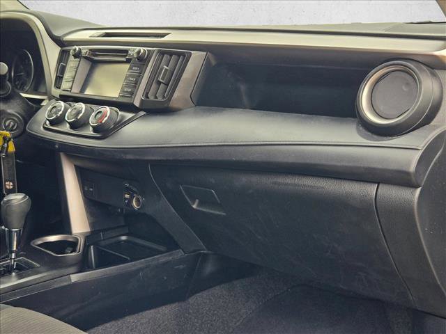 Used 2018 Toyota RAV4 LE image 17