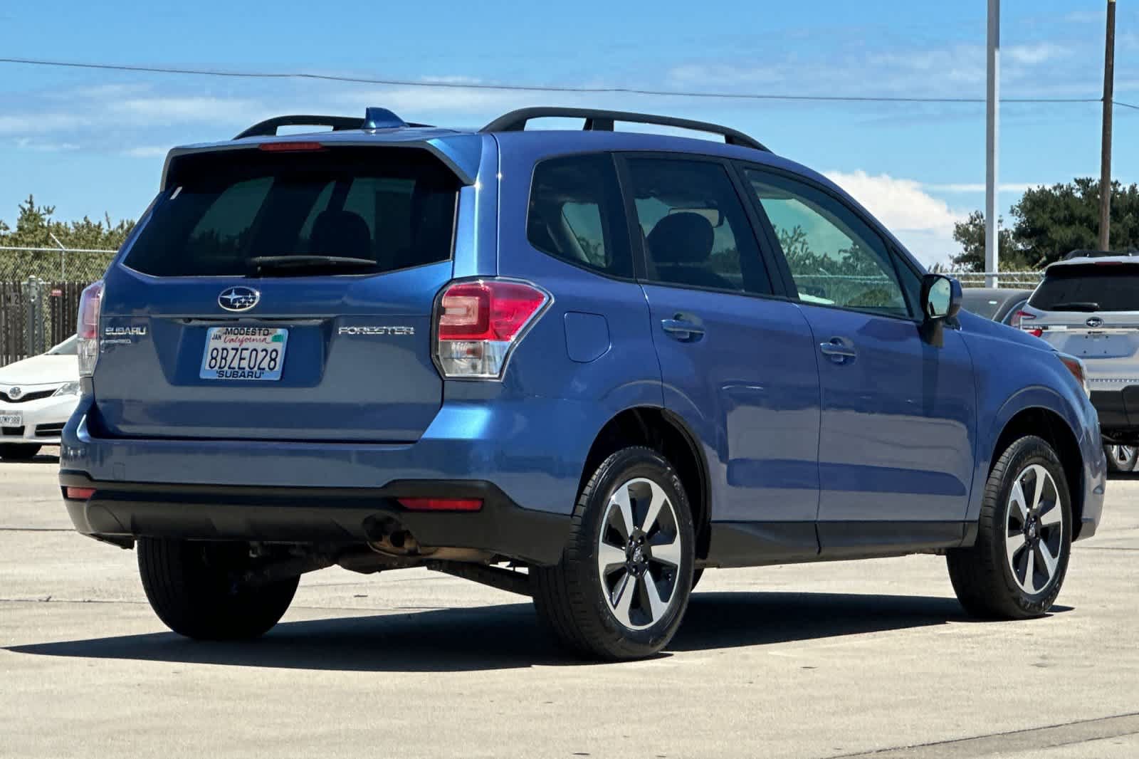 Used 2018 Subaru Forester 2.5i Premium w/ All-Weather Package AWD/4WD image 3