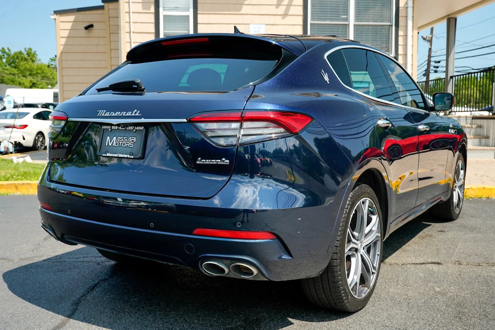 Used 2023 Maserati Levante GT AWD/4WD image 5