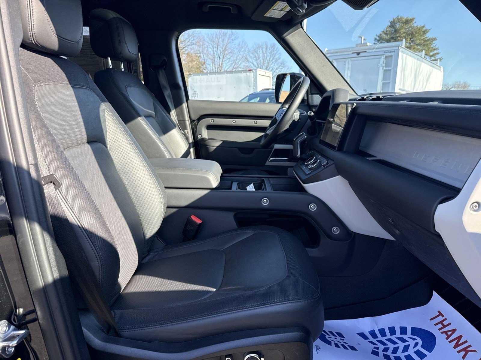 Used 2024 Land Rover Defender 130 X-Dynamic SE image 24