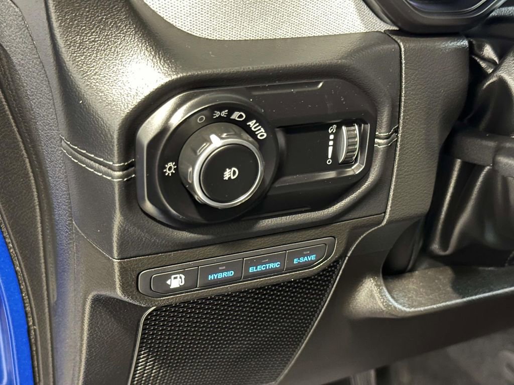 Used 2024 Jeep Wrangler Unlimited Sahara w/ Safety Group image 26