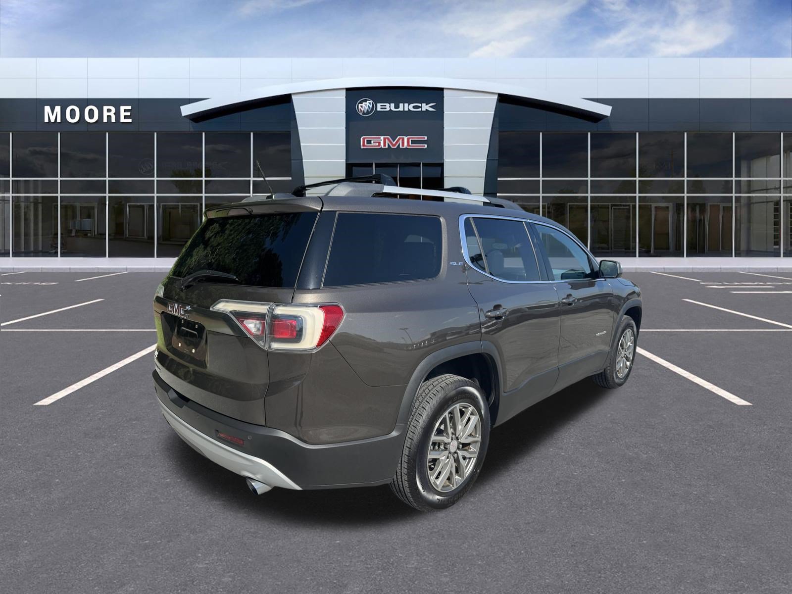 Used 2019 GMC Acadia SLE w/ LPO, Black Accent Package FWD image 4