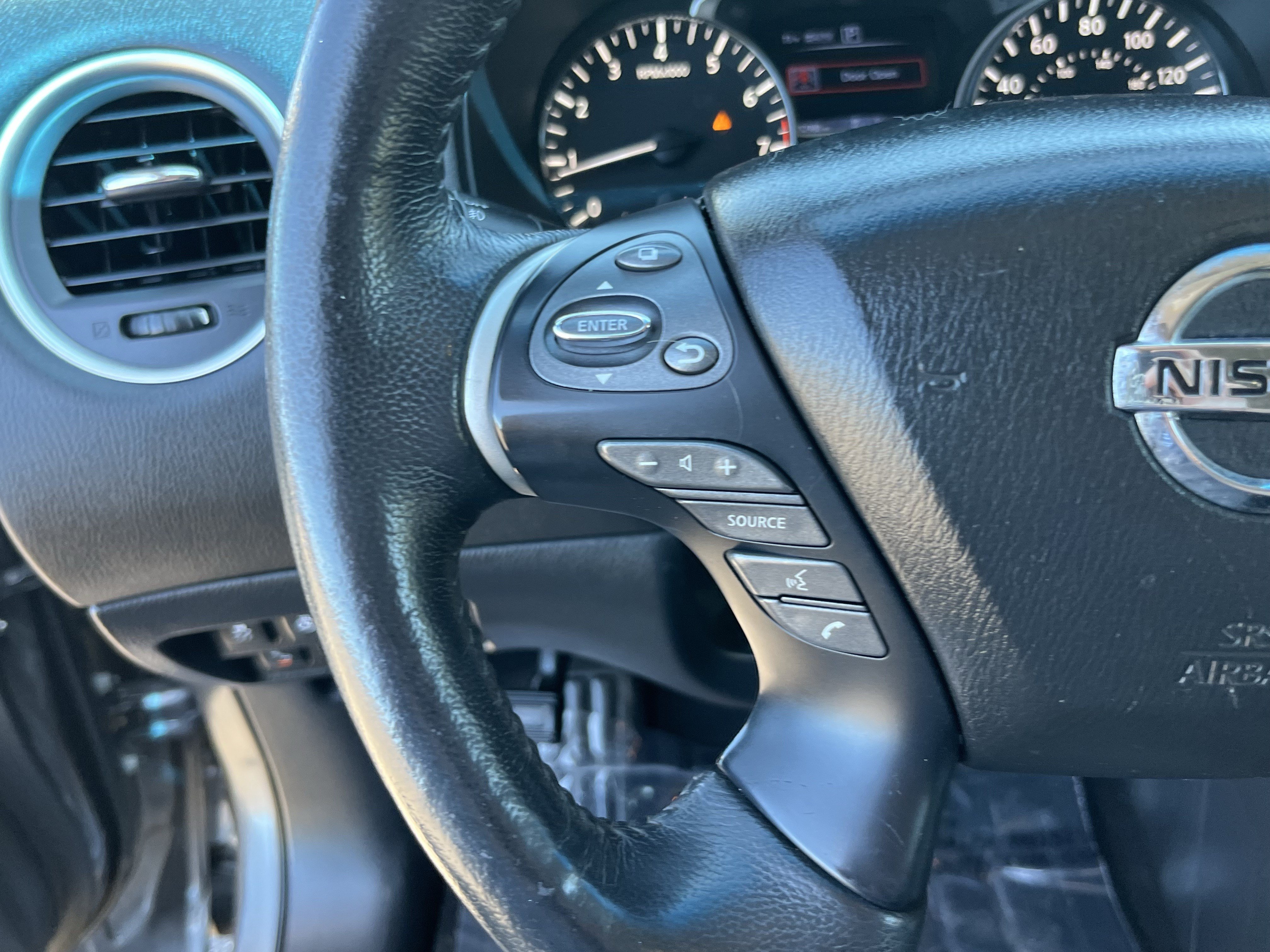 Used 2019 Nissan Pathfinder SL AWD/4WD image 20