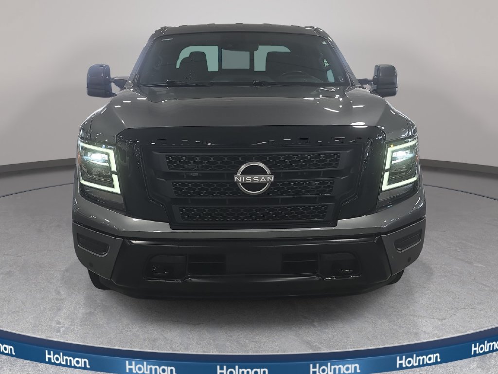 Used 2024 Nissan Titan SV w/ SV Convenience Package RWD image 3