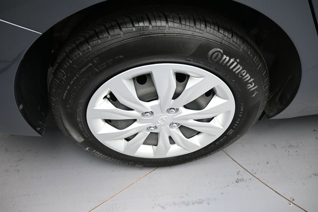 Used 2019 Hyundai Accent SE FWD image 12