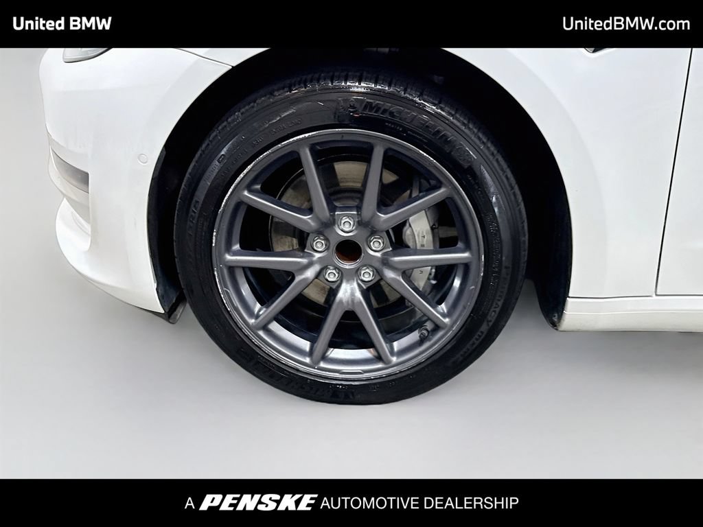 Used 2020 Tesla Model 3 Standard Range RWD image 9
