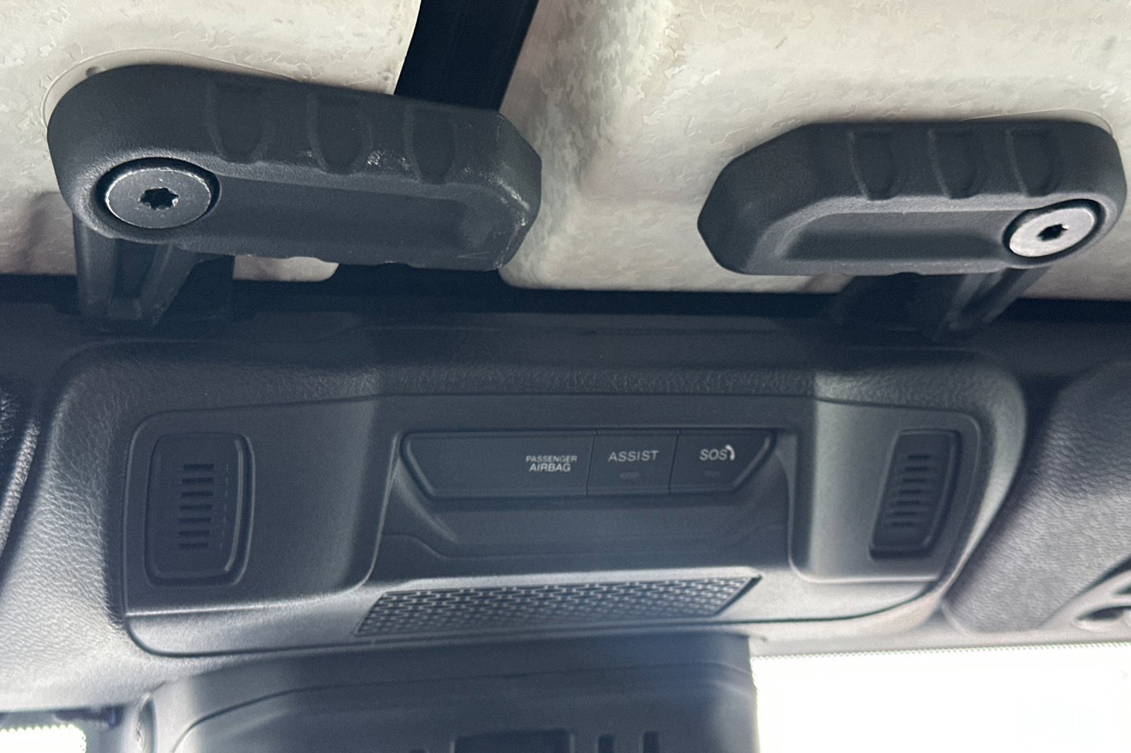 Used 2025 Jeep Wrangler Sahara image 23