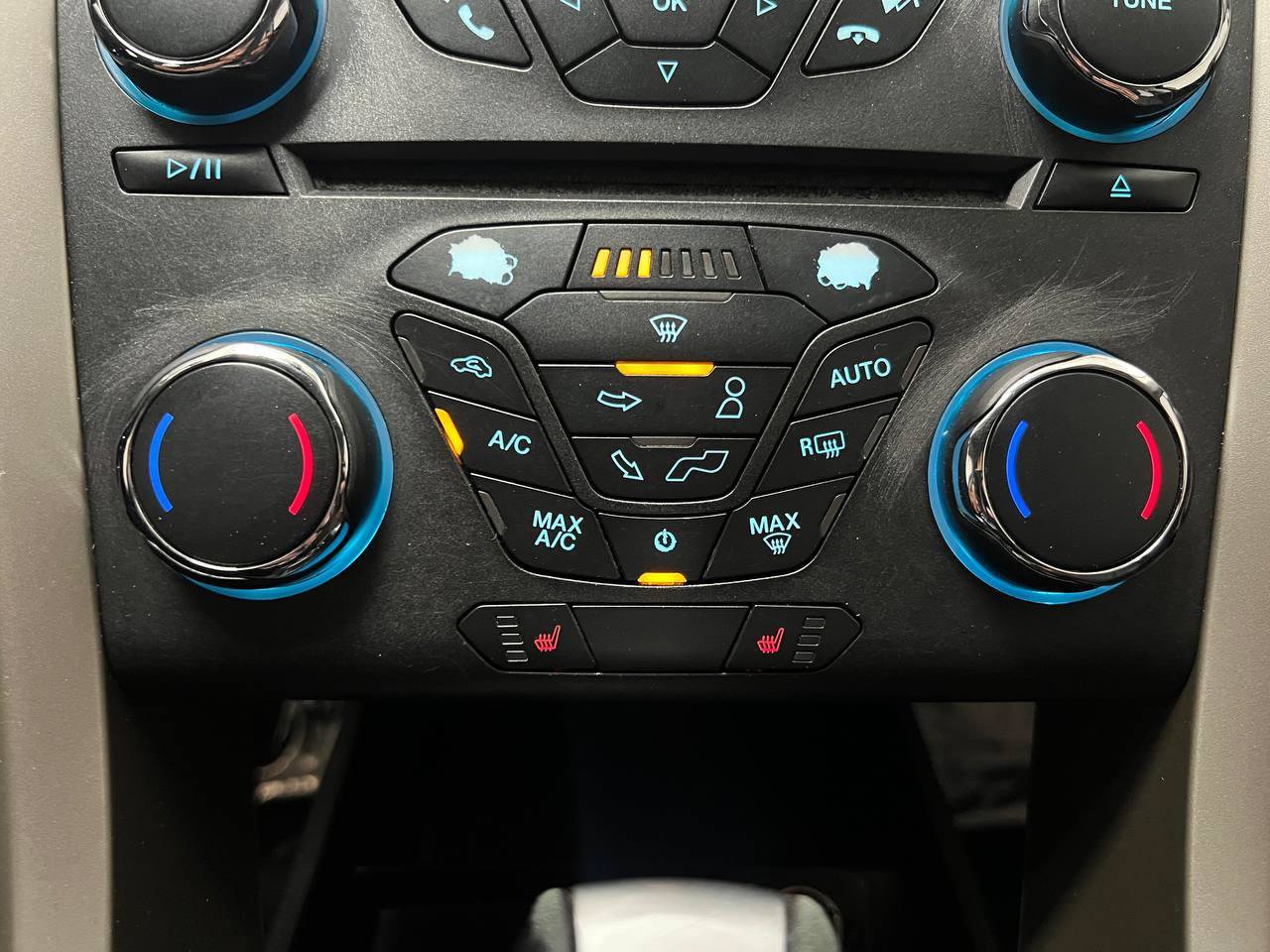 Used 2016 Ford Fusion SE w/ Equipment Group 502A FWD image 21
