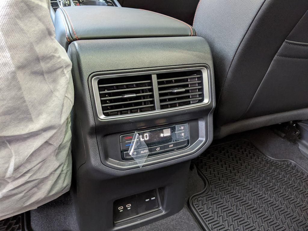 New 2026 Volkswagen Atlas Peak Edition AWD/4WD image 26