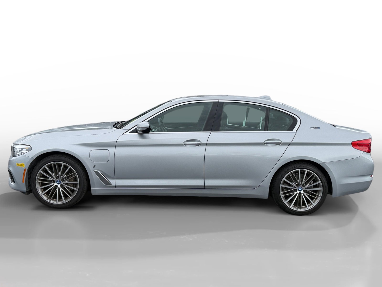 Used 2018 BMW 530e w/ Premium Package 2 image 2