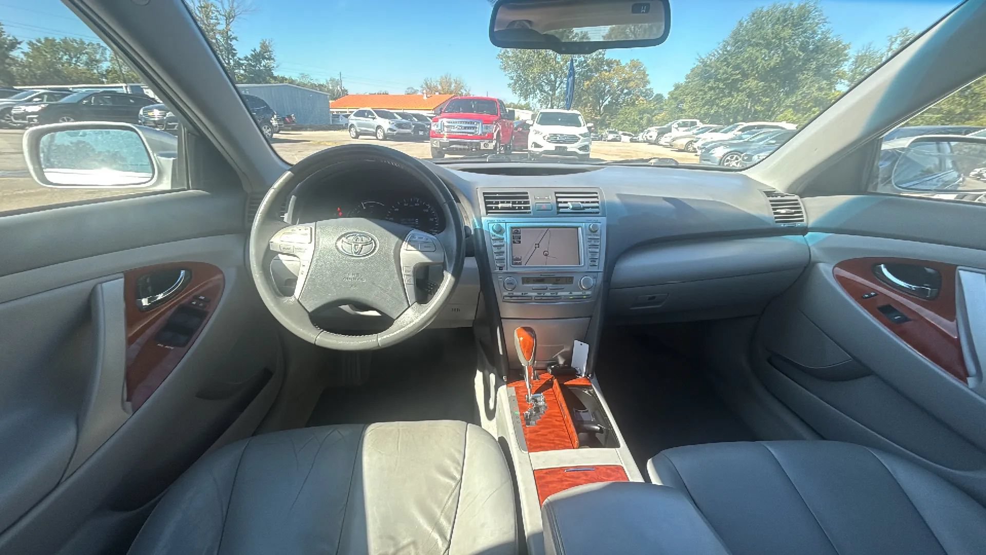 Used 2011 Toyota Camry Hybrid FWD image 3