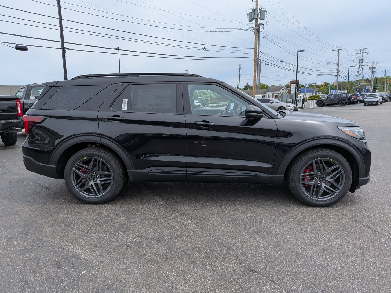 New 2026 Ford Explorer ST w/ Sun And Sound Package AWD/4WD image 3