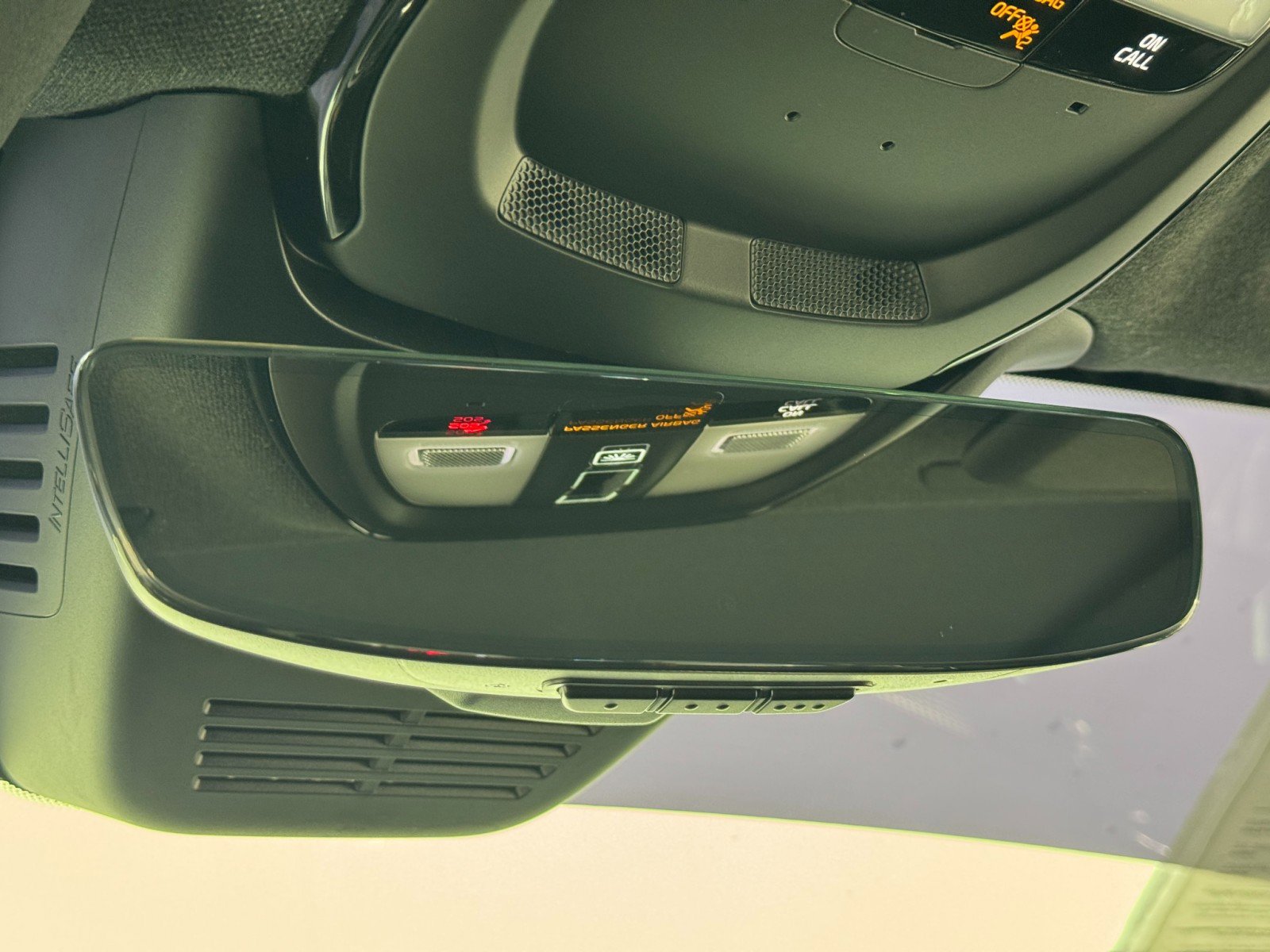 Used 2021 Volvo XC40 P8 Recharge w/ Advanced Package image 32