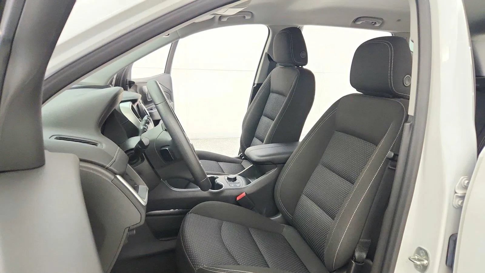 Used 2024 GMC Terrain SLE w/ Driver Convenience Package FWD image 20