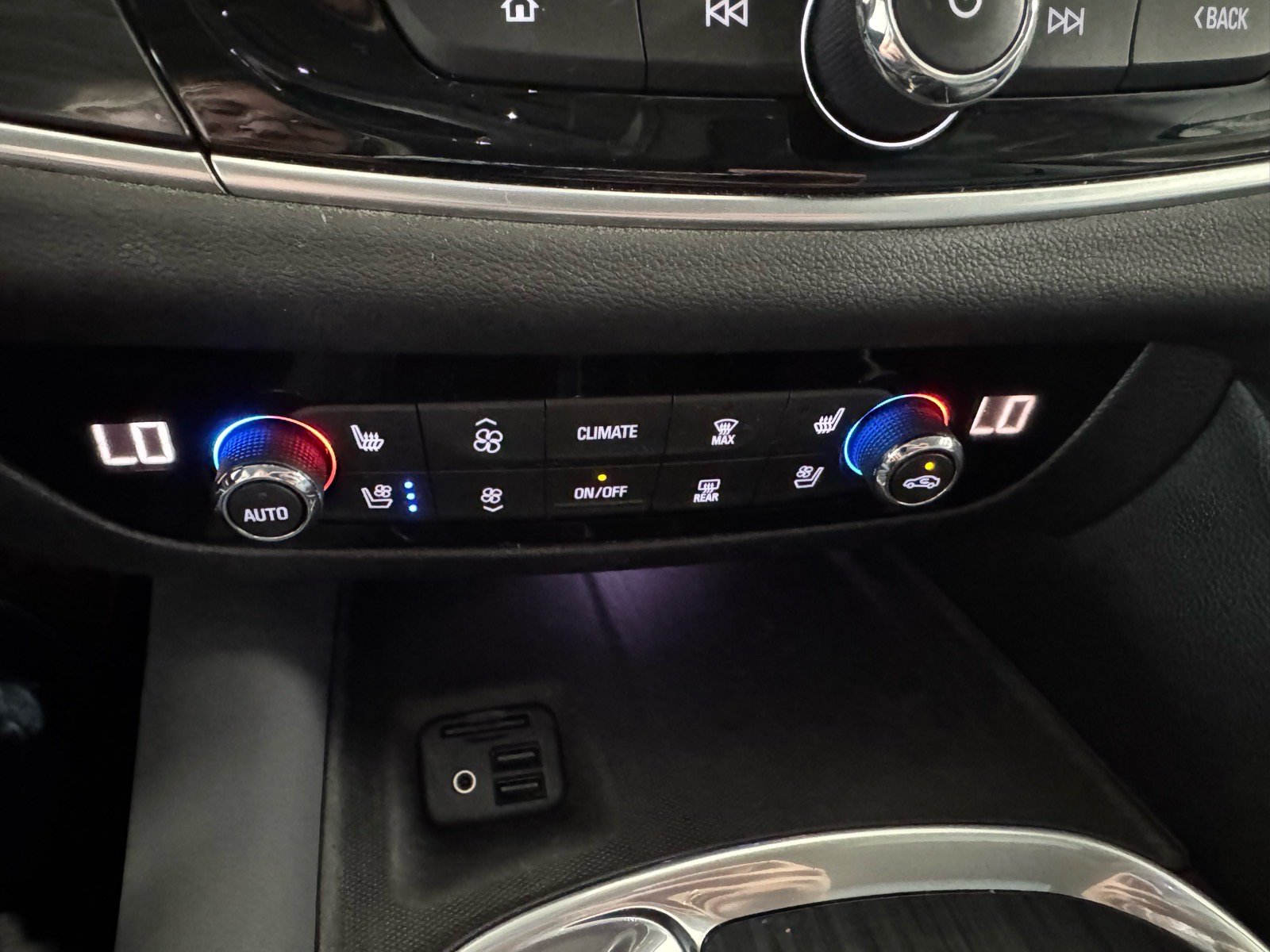 Used 2020 Buick Enclave Premium w/ LPO, Floor Liner Package AWD/4WD image 23