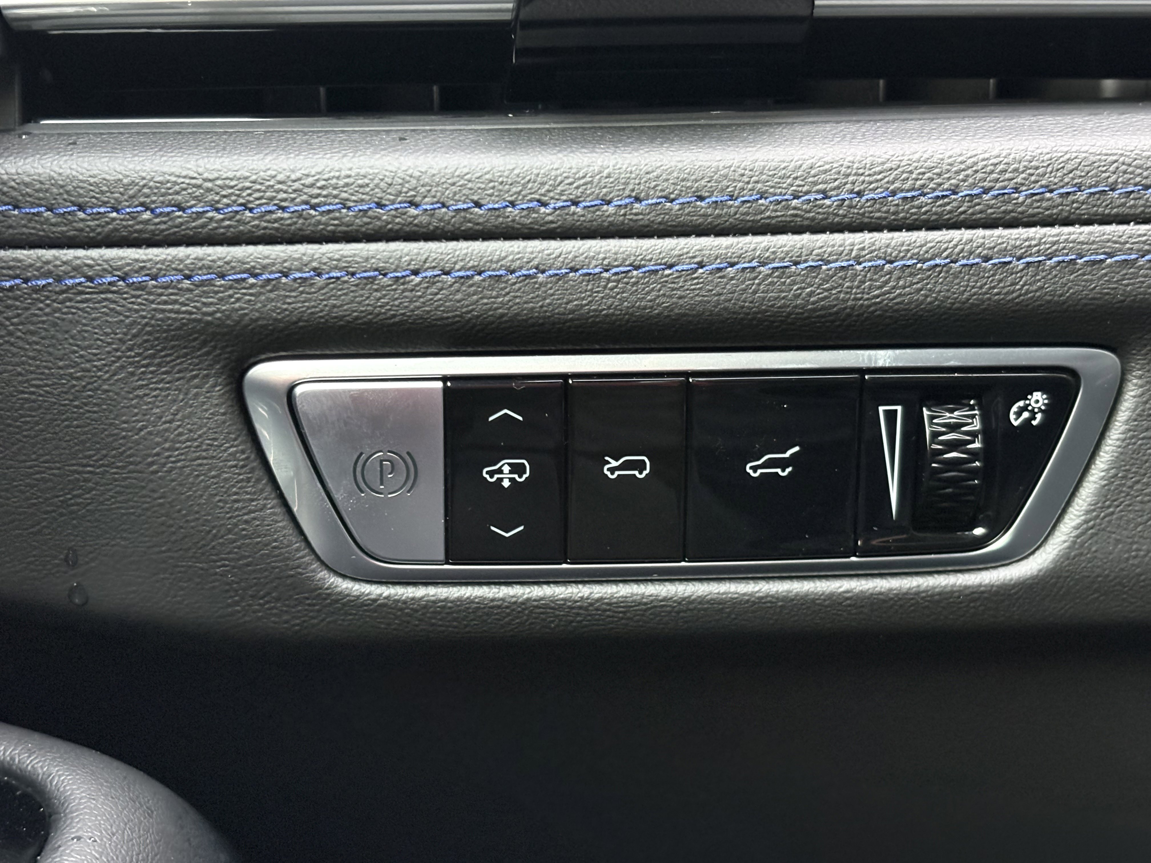 New 2026 Cadillac Escalade IQL Sport 1 image 33