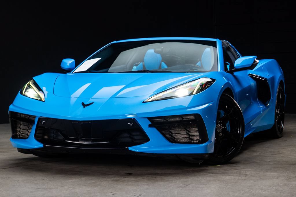 Used 2022 Chevrolet Corvette Stingray Premium Cpe w/ Battery Protection Package RWD image 2
