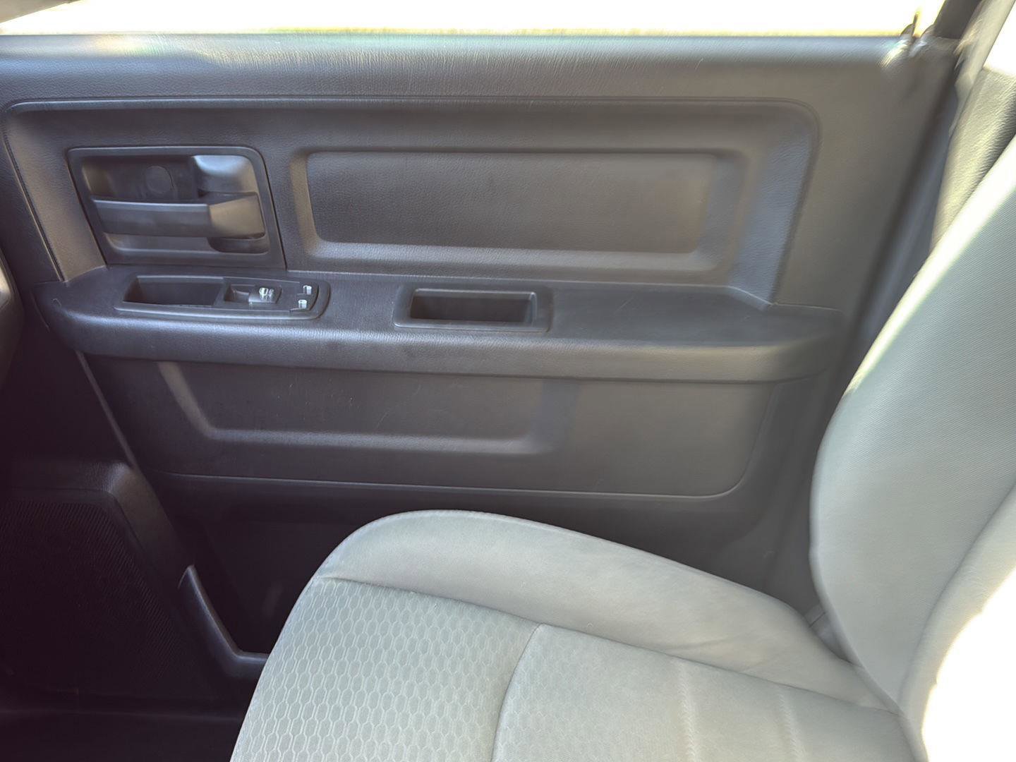 Used 2016 RAM 2500 Tradesman w/ Chrome Appearance Group image 20