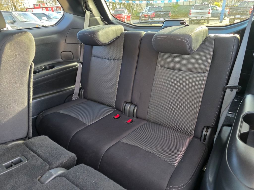 Used 2018 Nissan Pathfinder SV image 12