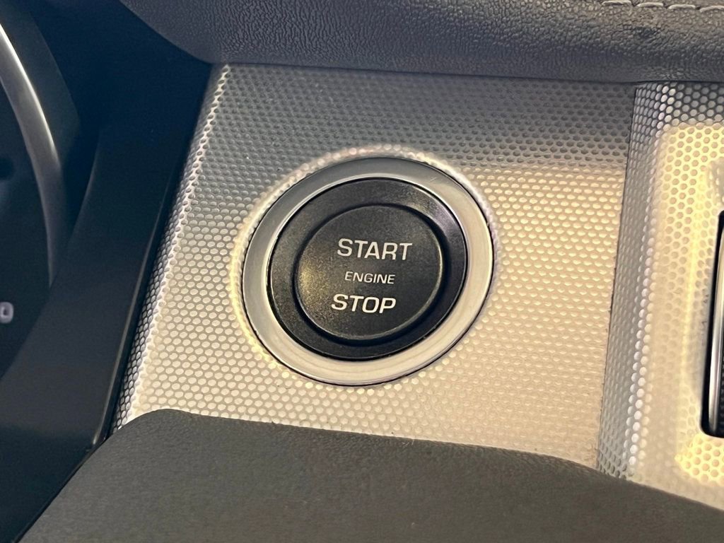 Used 2015 Land Rover Range Rover Evoque Dynamic image 31