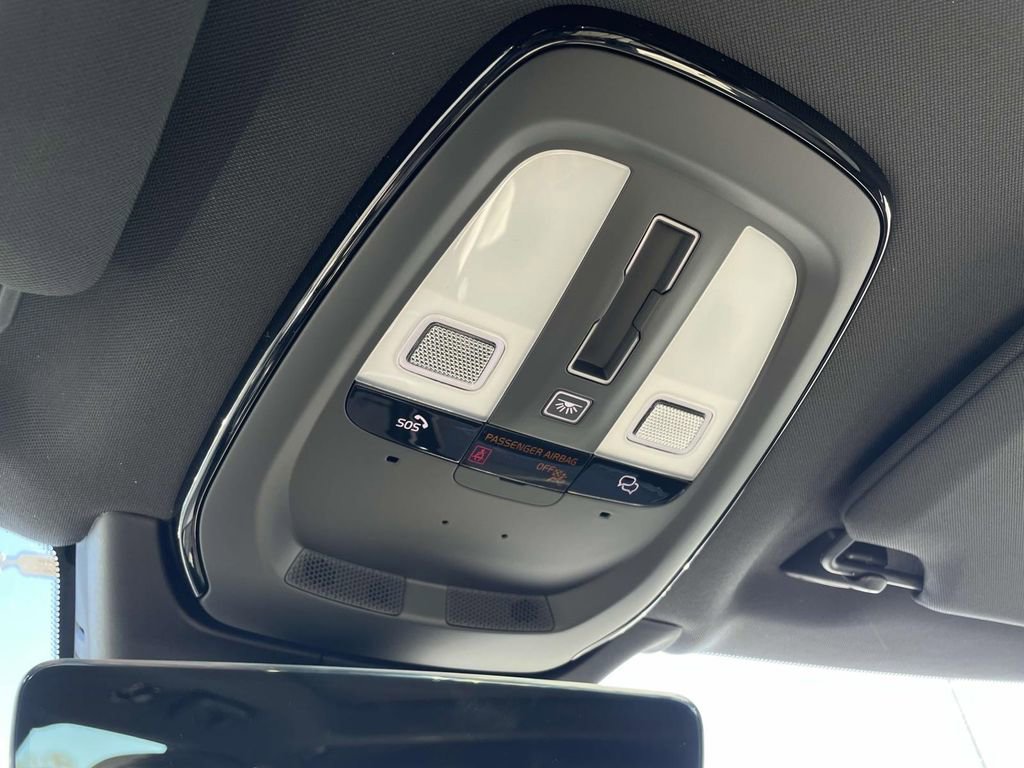 New 2026 Volvo XC90 B5 Core image 23