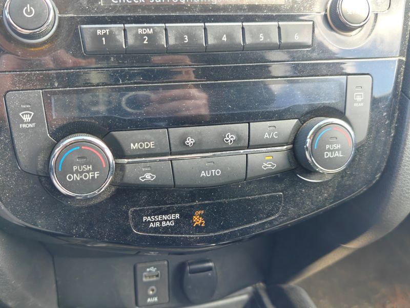 Used 2017 Nissan Rogue SV image 17