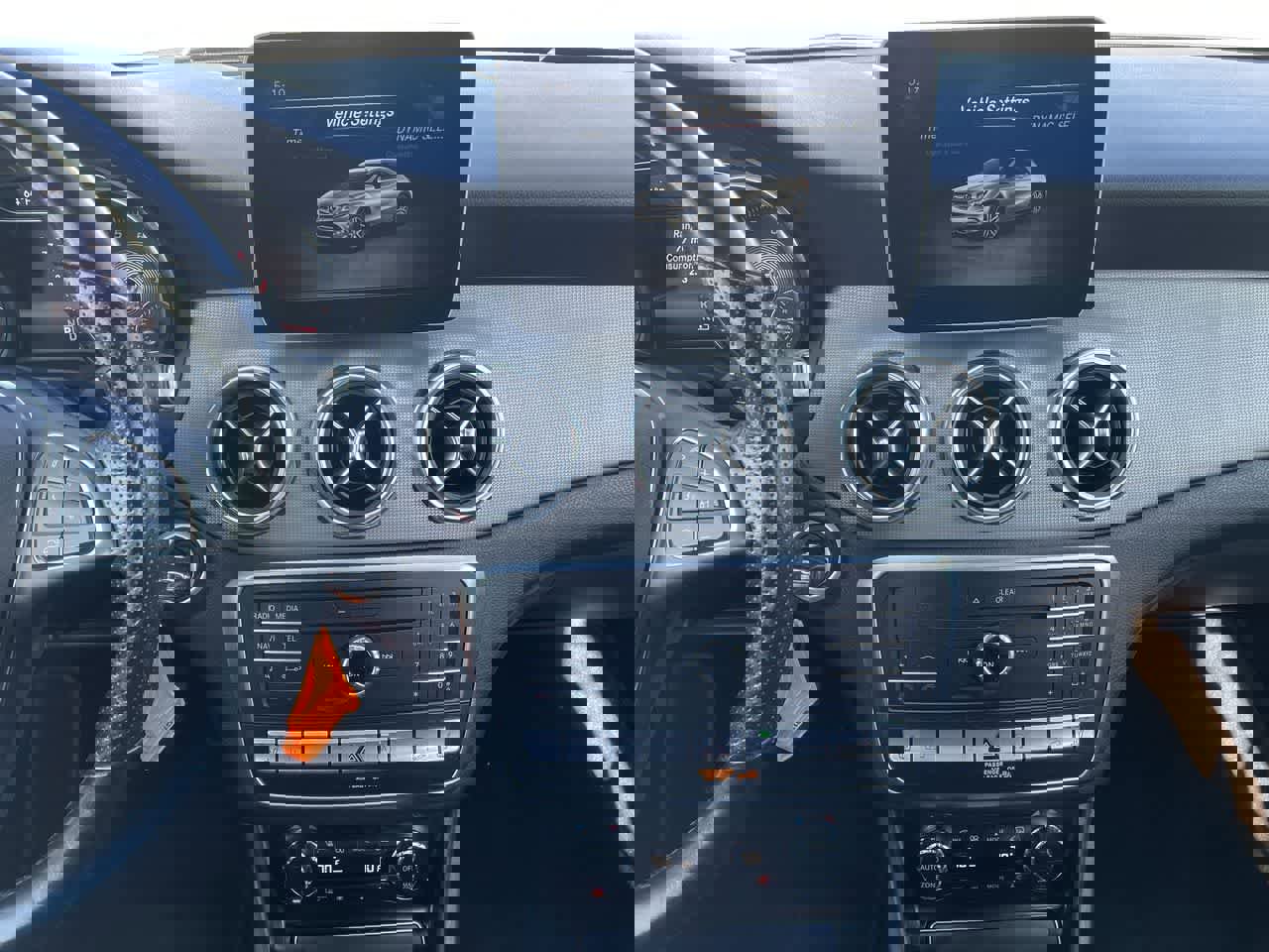 Used 2020 Mercedes-Benz GLA 250 4MATIC image 13