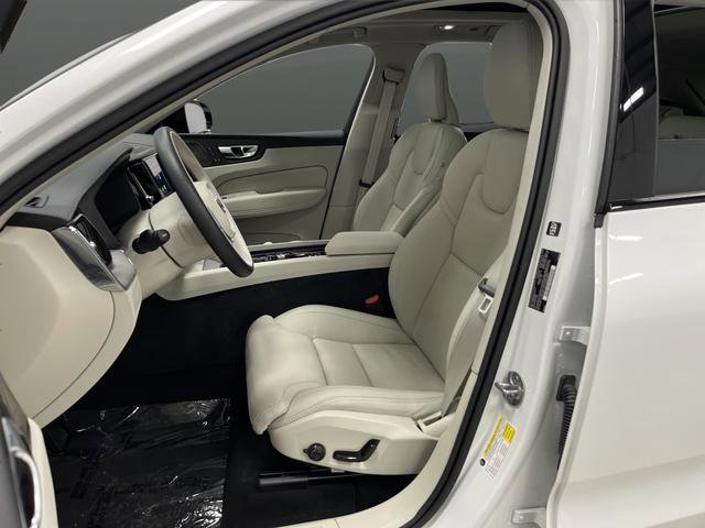 Used 2025 Volvo XC60 B5 Ultra w/ Protection Package Premier image 4
