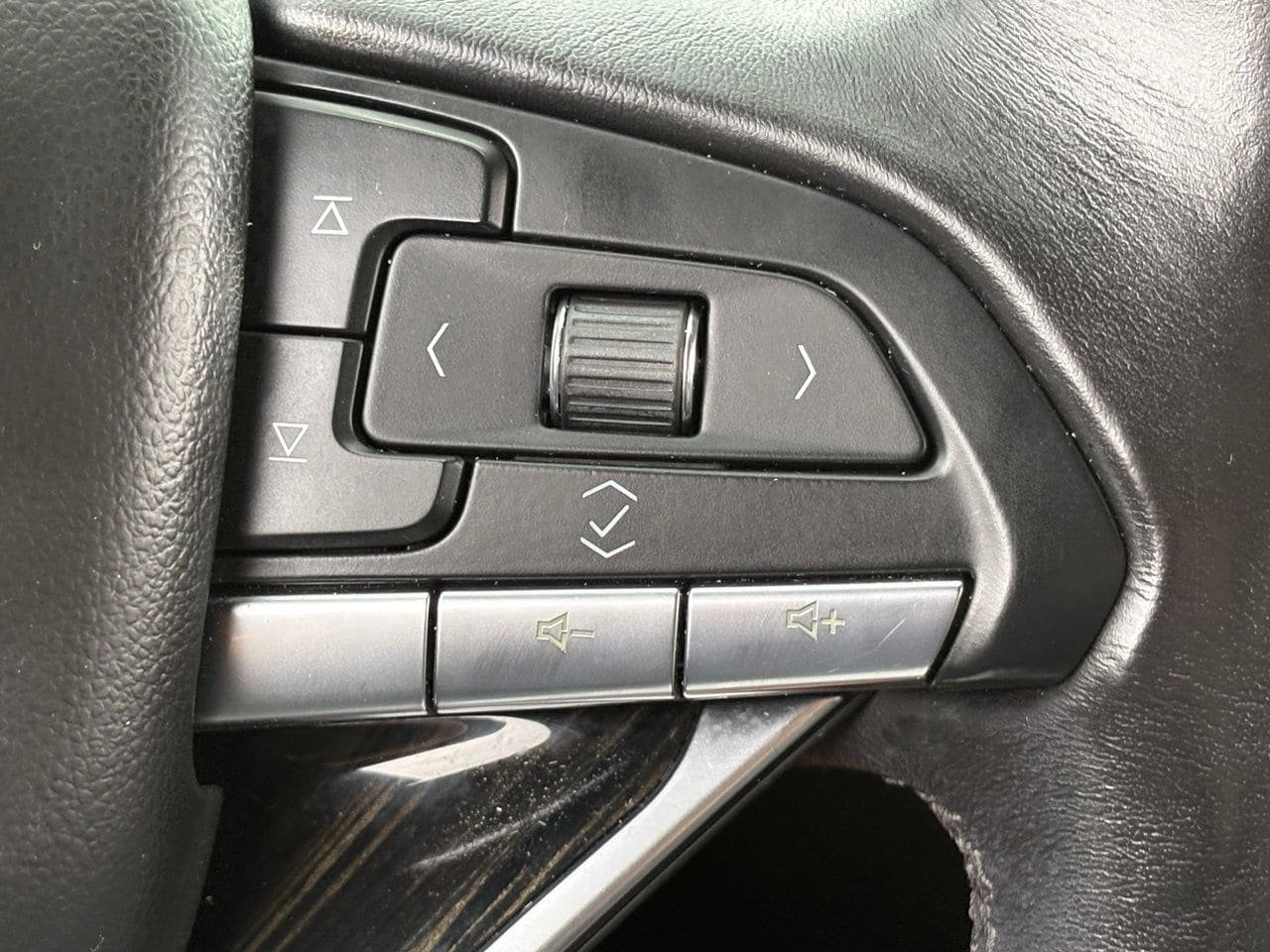 Used 2020 Cadillac XT6 Premium Luxury FWD image 20