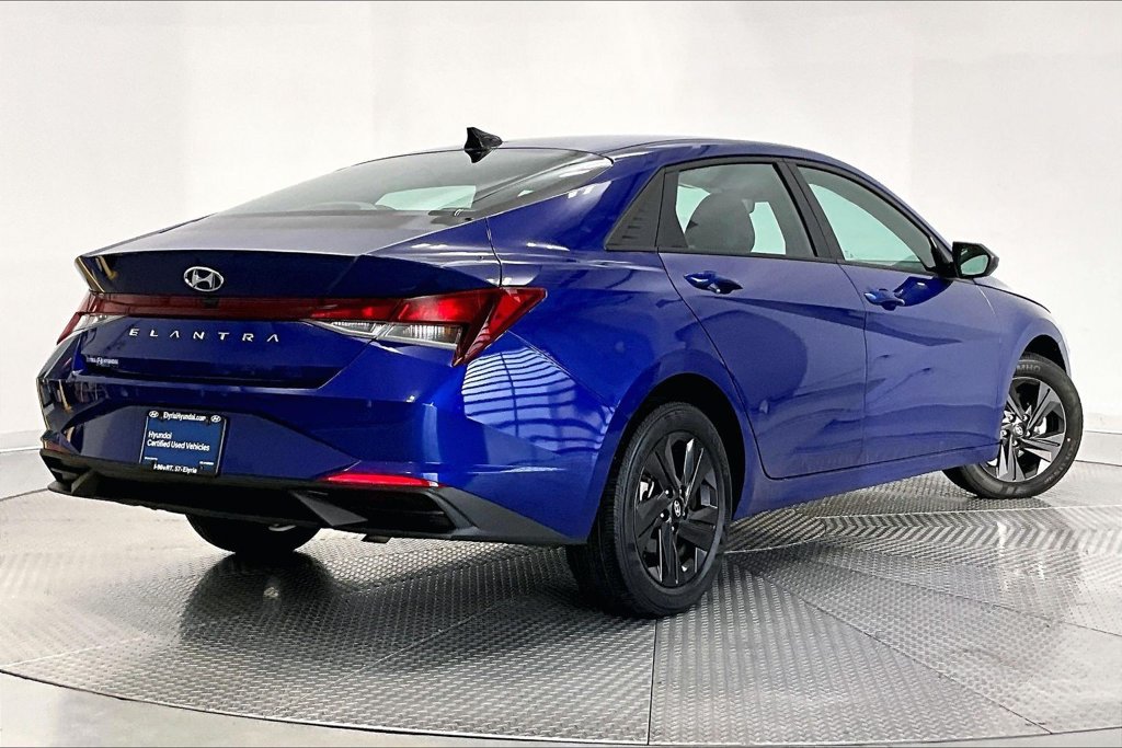 Certified 2023 Hyundai Elantra SEL w/ Preferred Accessory Package FWD image 2