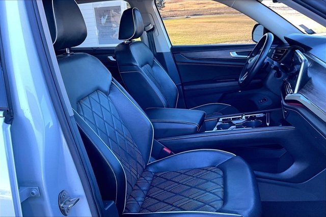 Used 2024 Volkswagen Atlas SEL Premium R-Line image 30