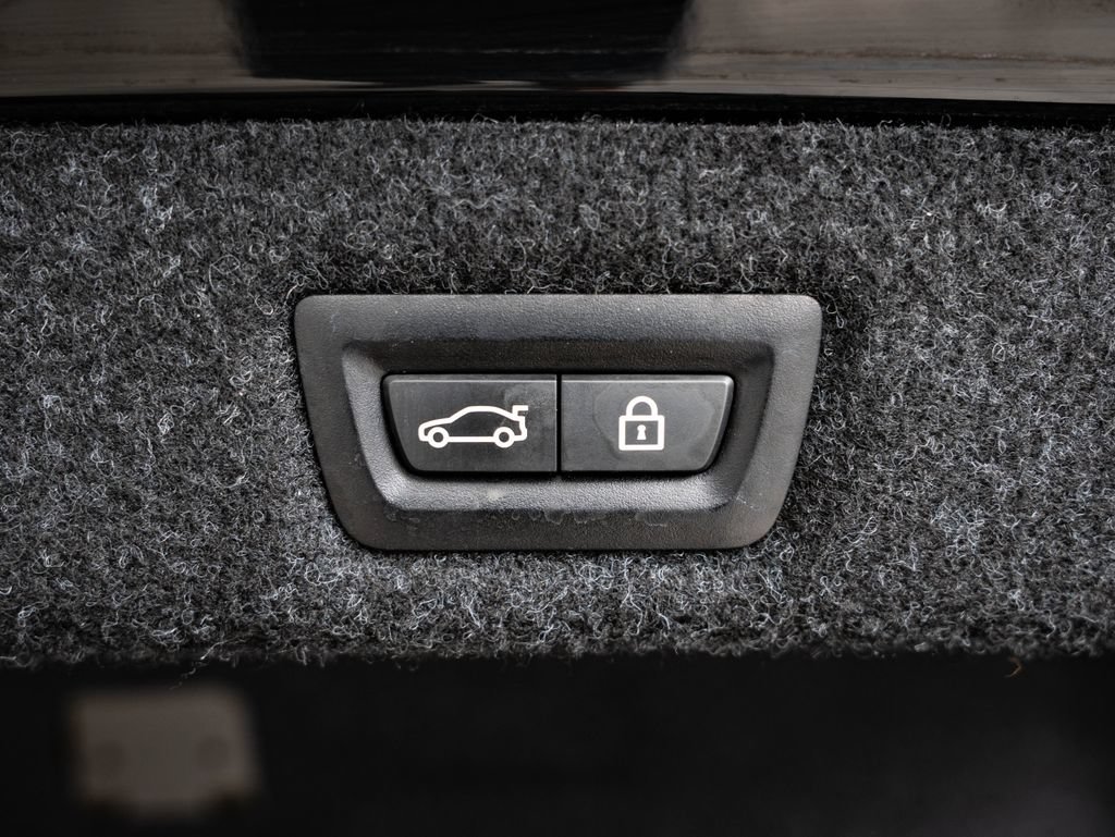 Used 2019 BMW 540i w/ Convenience Package RWD image 21