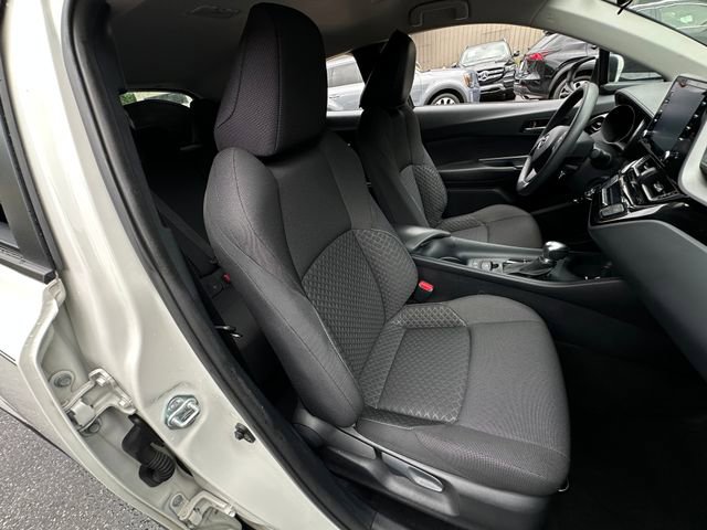 Used 2021 Toyota C-HR LE image 34