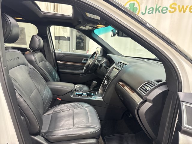 Used 2016 Ford Explorer Platinum AWD/4WD image 34