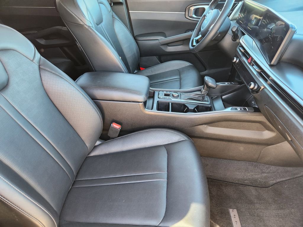 Used 2024 Kia Sorento S w/ Panoramic Sunroof Package image 13