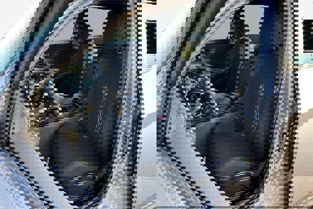 Used 2025 Hyundai Elantra Sport image 25