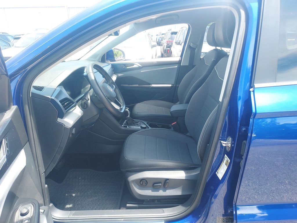 Used 2023 Volkswagen Taos SE AWD/4WD image 28