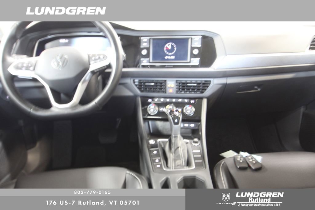Used 2023 Volkswagen Jetta SE w/ Panoramic Sunroof Package FWD image 22